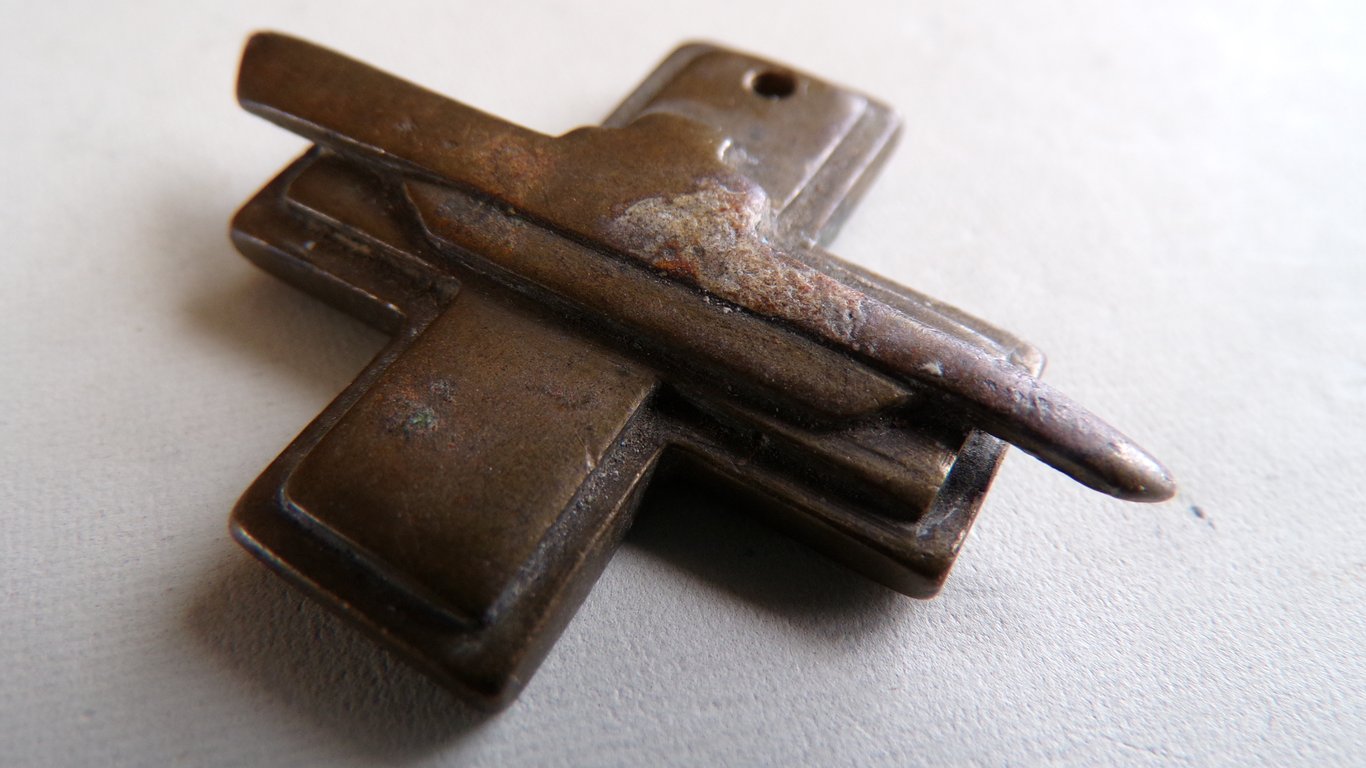 Kriegsmarine 10th U-Boat Flotilla Cap Badge