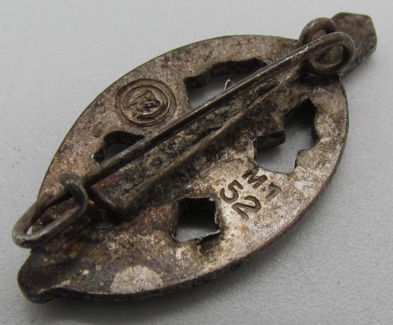 NS Reichsverband Deutscher Kriegsopfer (NSRDK) Badge RZM M 1/52