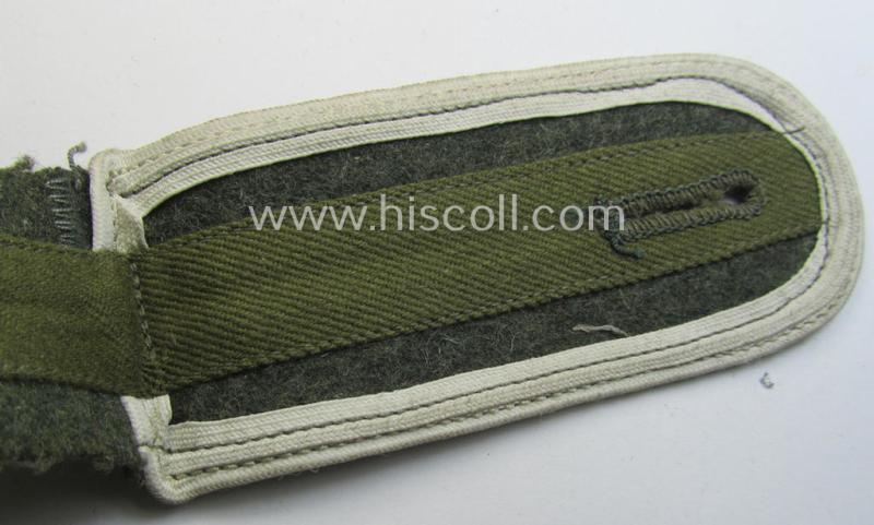 Single, WH (Heeres) later-war period- (ie. 'simplified'- ie. 'M44-'-pattern-) EM-type shoulderstrap: 'Soldat der Infanterie-Trpn.'