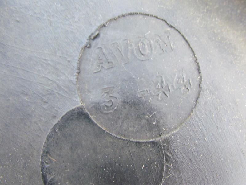 British WWII second model Gasmask Bag + Mask + contents 1943