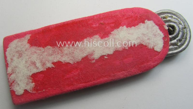 Regrettably single - but nevertheless scarcely encountered! - WH (Luftwaffe) collar-tab and dito shoulderboard as was intended for usage by a: 'Flieger-Stabsingenieur' (being a rank similar to: 'Major')