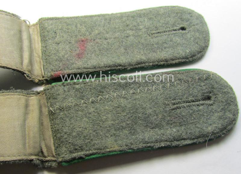 Pair of WH (Heeres) EM-type (ie. 'M40- o. M43'-pattern) shoulderstraps: 'Soldat eines Gebirgsjäger- o. Jäger-Rgts.'