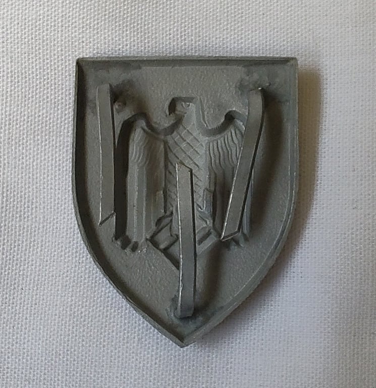 German WWII Heer Schützenschnur shield - 1st pattern