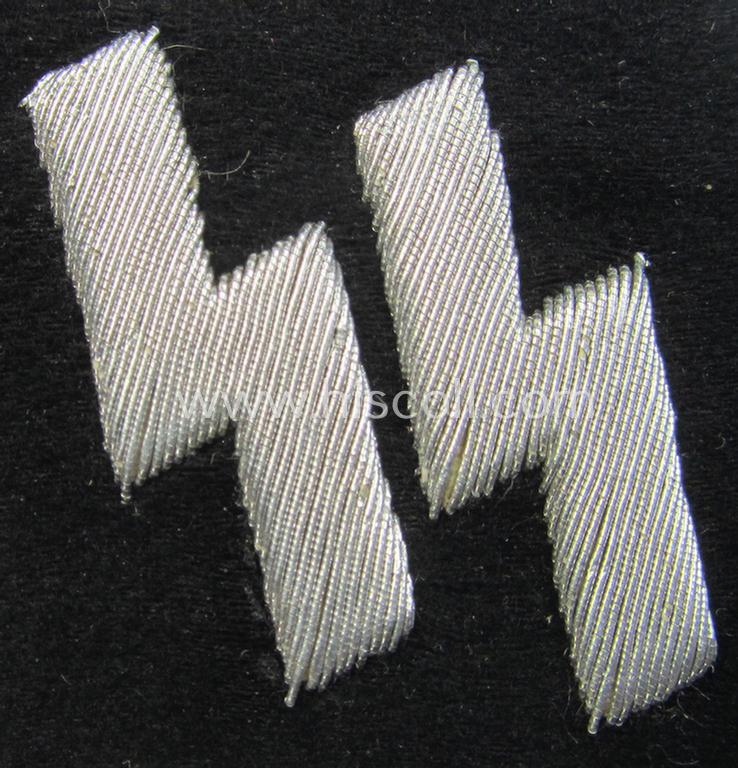 Superb - rarely encountered and neatly hand-embroidered! - 'Waffen-SS' officers'-pattern 'runes'-collar-tab (ie. 'Kragenspiegel für Führer der Waffen-SS') that comes in a wonderful- (ie. 'virtually mint'!), condition