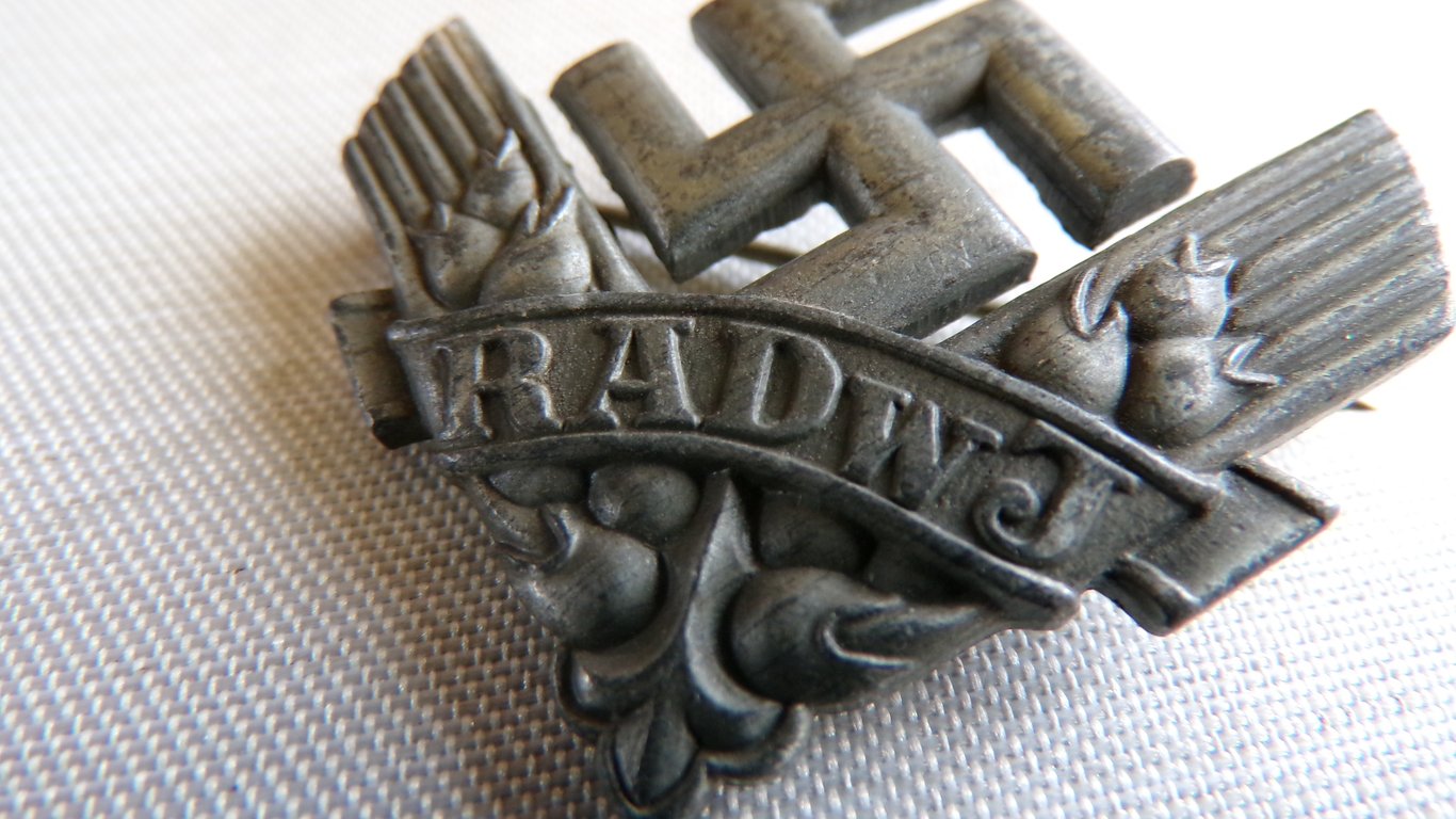 RADwJ Commemorative Badge for Female Youth