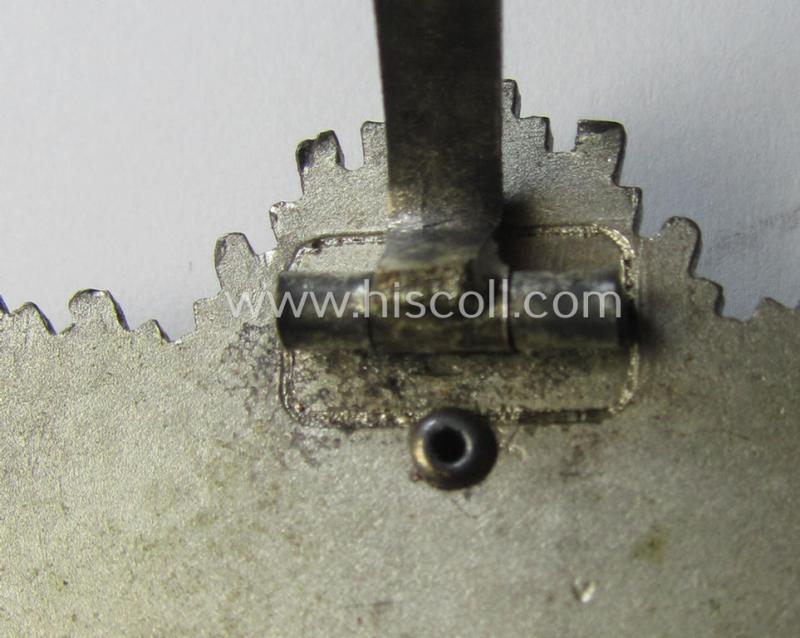 Stunning, maker- (ie. '20'-marked-) example of WH (Heeres, LW etc.) 'Deutsches Kreuz im Gold' (or DKiG) being a (regular- ie. 'light-weight') piece that was produced by the: 'C.F. Zimmermann'-company and that comes stored in its period etui