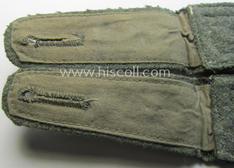 Pair of WH (Heeres) NCO-type shoulderstraps: 'Oberfeldwebel eines Sanitäts-Abteilungs'