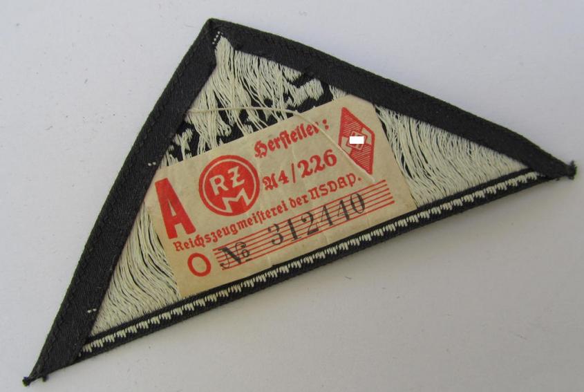 Very nice - and truly rarely encountered! - HJ/BDM ('Hitlerjugend'/'Bund Deutscher Mädel') district-triangle entitled: 'Südost Wien', still retaining its period-attached 'RzM'-etiket - very nice (IMO virtually mint-/unissued-) condition!