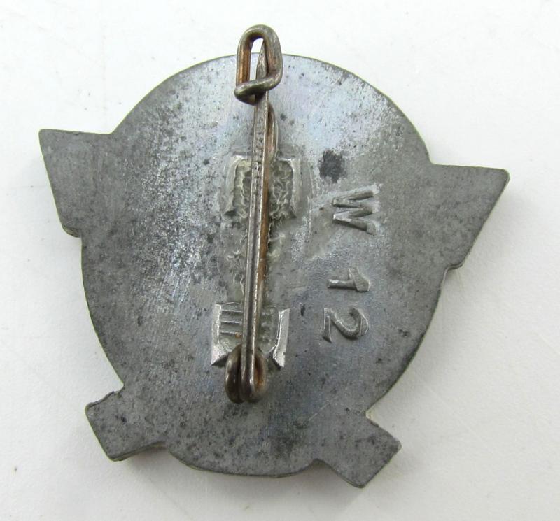 Tag der Polizei 1942 WHW (Winterhilfswerke) pin ( W12 )