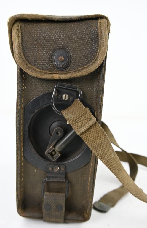 US WW2 Signal Corps telephone EE-8-B in Canvas Carrying Case.