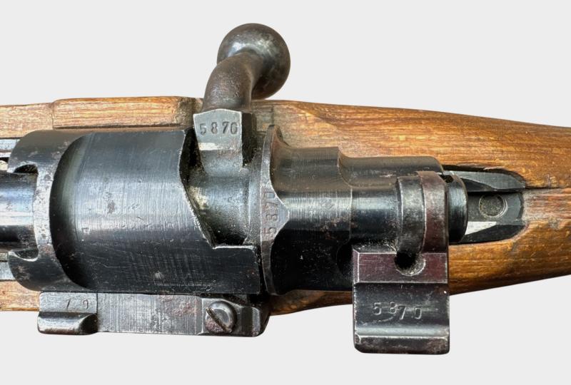 K98 dou 44 ....oud NL onklaar ( Nummergelijk )