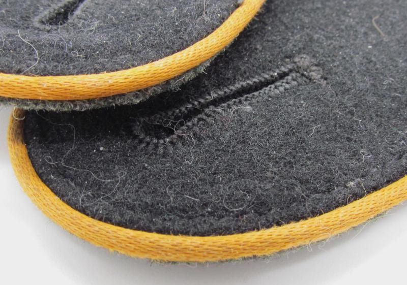 Waffen SS Reconnaissance (Aufklärung) EM/NCO Shoulder Boards