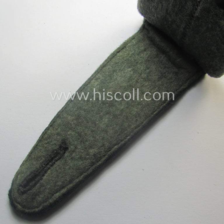 Single, WH (Heeres) NCO-type shoulderstrap that came with its period-attached 'Schulterstückübershube' as was intenden for an: 'Unterwachtmeister des Div.-Kavallerie- o. Aufklärungs-Abtlgs. 246'