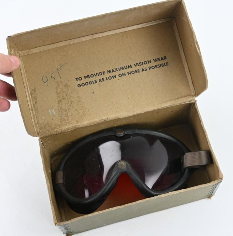 US WW2 M-1944 Flying Goggles in Case