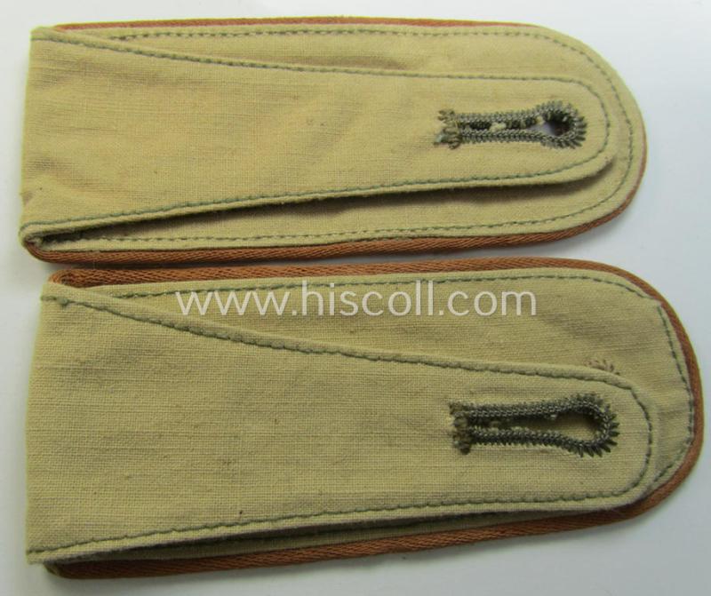 Neat - and fully matching! - pair of WH (Luftwaffe) 'tropical-style', EM-type shoulderstraps (as was specifically intended for usage on the tropical-shirts ie. tunics) as was intended for a: 'Soldat der Nachrichten-Truppen'