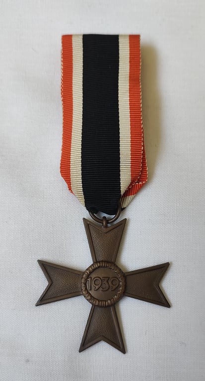 Medal set: KvK 2. 'Klasse ohne Schwerten' (War merit cross without swords)