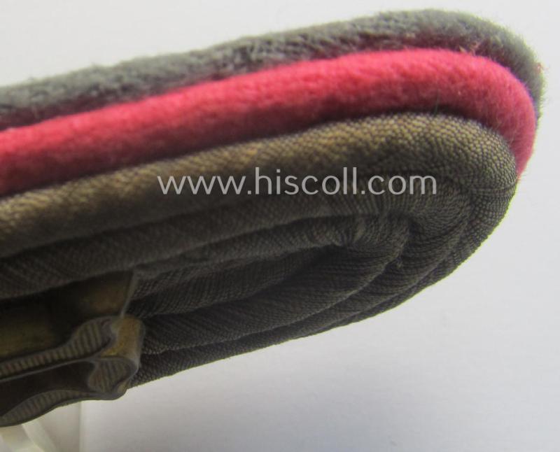 Single, WH (Heeres) 'cyphered', officers'-type shoulderboard: 'Oberleutnant der Reserve des Panzerjäger-Abtlgs. 2'