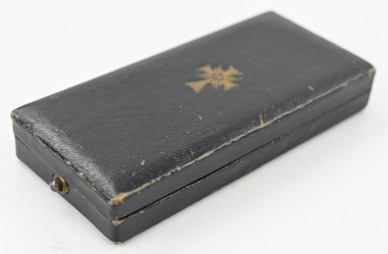 German Mother's Cross in Gold with case