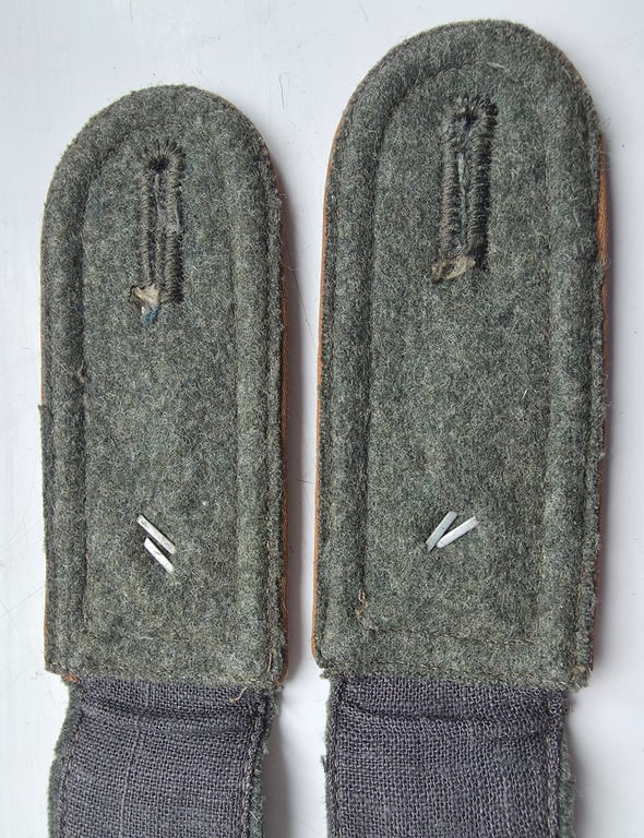 Wehrmacht M43 NCO Kradschutzen shoulder straps
