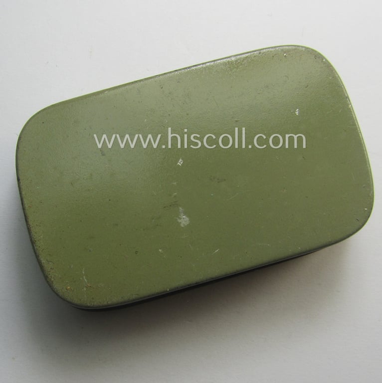 Smaller-sized, WH ie. 'DRK' (ie. 'Deutsches Rotes Kreuz' or: German Red-Cross) greyish-coloured- and/or: tin-based box as was intended for storage of needles ('Nadeln') that comes with its period contents