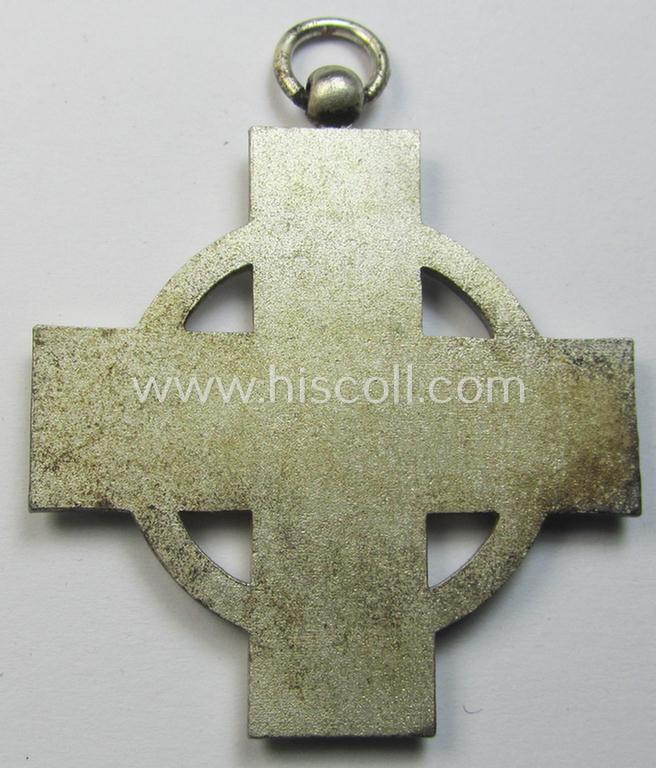 Superb - and actually rarely encountered! - so-called: 'Feuerwehr-Ehrenzeichen der II. Stufe' that comes together with its minimally shortened piece of ribbon (ie. 'Bandabschnitt') and (rarely seen!) period etui as issued and/or recently found