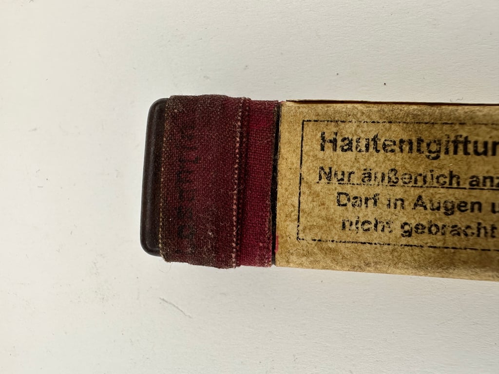 "HAUTENGIFTUNGSMITTEL"1940