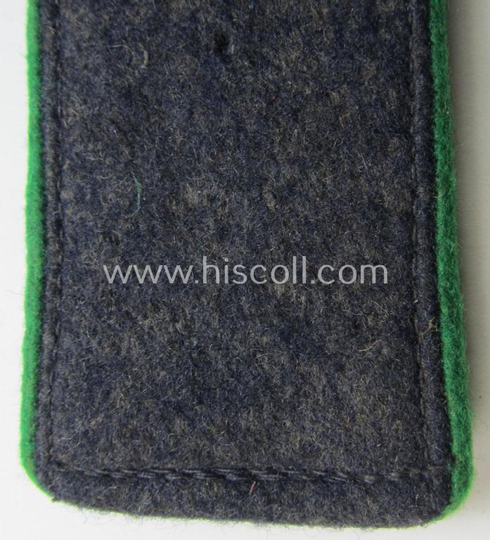 Neat - regrettably single but nevertheless scarcely found! - WH (Luftwaffe) enlisted-mens'-type shoulderstrap as piped in the typical green- (ie. 'grüner'-) coloured branchcolour as was intended for a: 'Soldat der Luftwaffe-Felddivisionen'