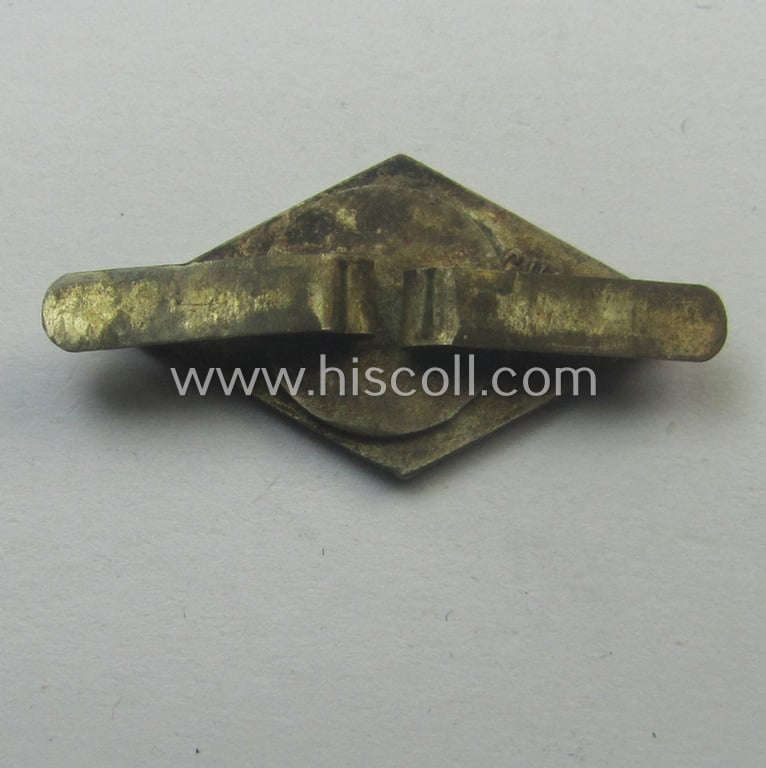 HJ (ie. 'Hitlerjugend') enamelled 'Fahrtenmesser'- (o. 'Schiffchen-Mütze') pin (ie.: 'Raute') that shows a patent-pending-designation: 'Ges.Gesch.' on its back