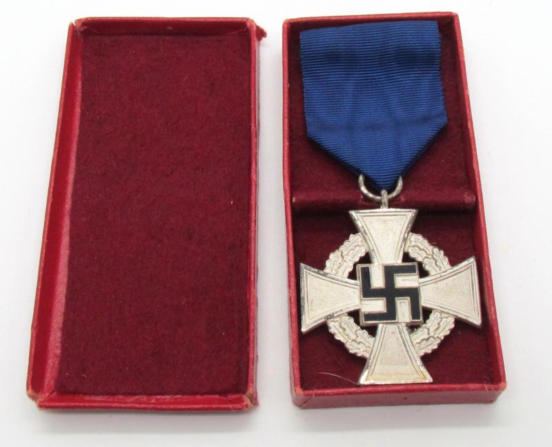 Cased 'Treudienst Ehrenzeichen 25'