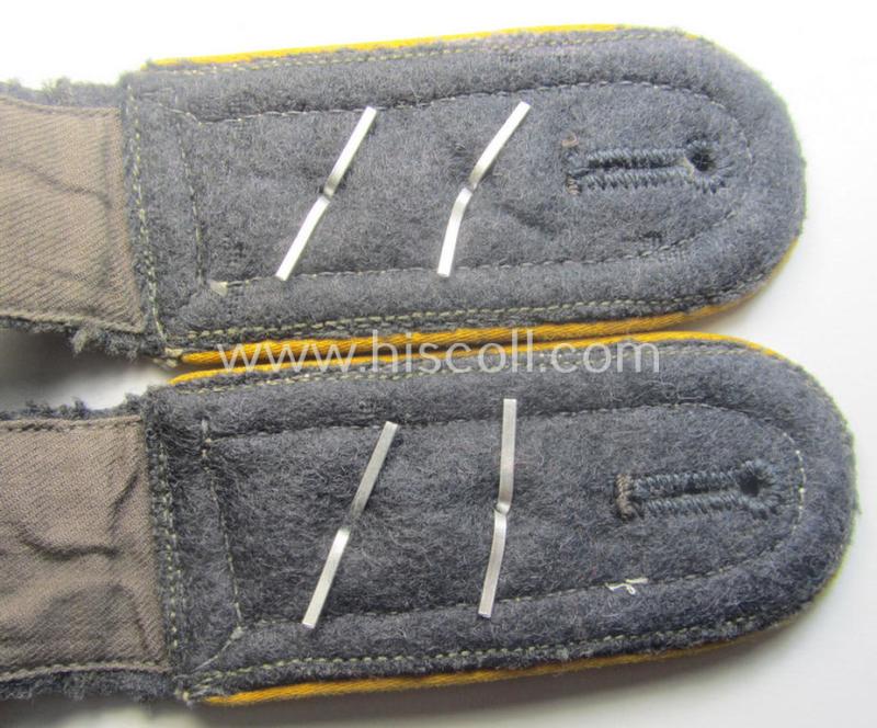 Pair of WH (Luftwaffe) NCO-type shoulderstraps: 'Oberfeldwebel der Flg. o. FJ-Trpn.'