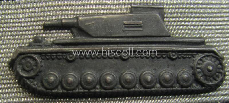 Stunning, 'Sonderabzeichen für das Niederkämpfen von Panzerkampfwagen usw. durch Einzelkämpfer in Silber' (ie. tank-destruction badge ie. TDB in silver) that comes in an overall very nice condition