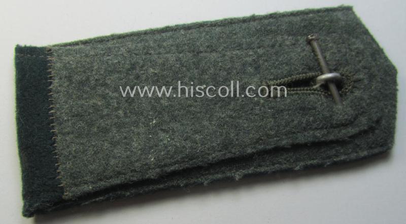 Single, WH (Heeres) EM-type 'cyphered' shoulderstrap: 'Soldat des Artillerie-Regiments 52'