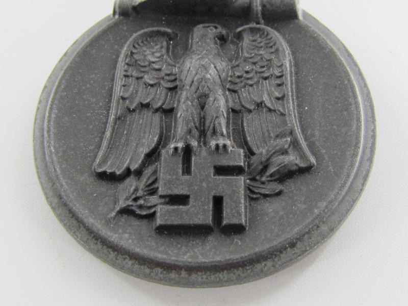 Winterschlacht im Osten 1941-42 Medal, Maker 6....Mint