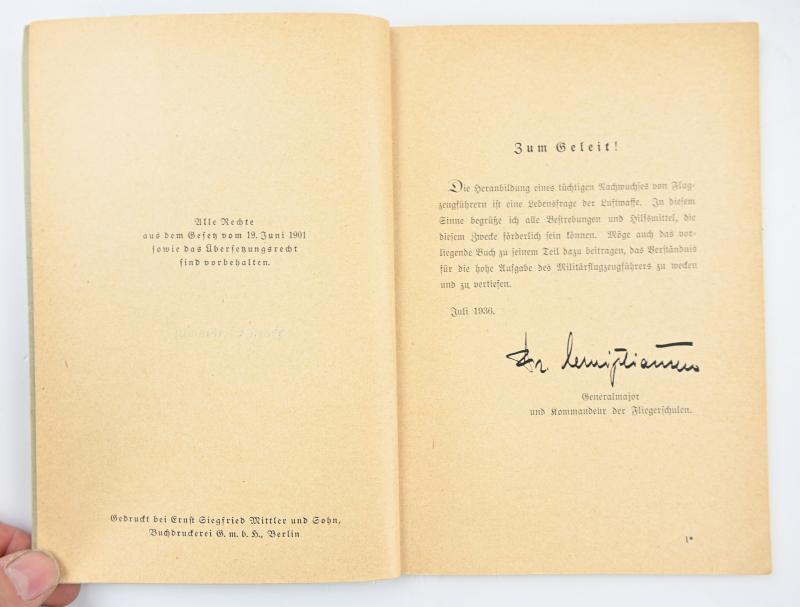 German LW Book 'Der Flugzeugfuhrer'