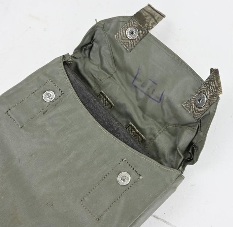 German WH M31 Gascape with Pouch