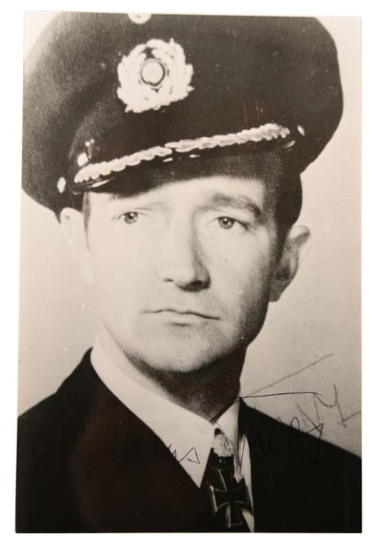 Signature of Kriegsmarine KC-Recipient 'Klaus Feldt'