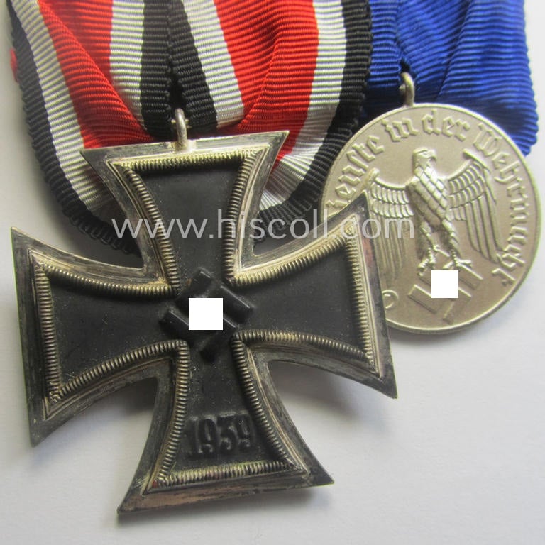 Neat - and just minimally used! - example of a 2-pieced, WH (Luftwaffe) medal-bar (ie. 'Orden- o. Doppelspange') showing resp. an: 'EKII. Kl.' and a: 'WH-DA der 4. Stf.'