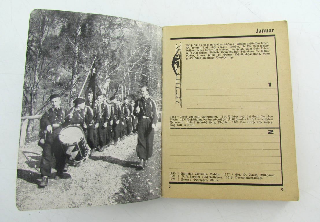 Hitler Youth small Booklet : "Schulkamerad" from Dr. Königs