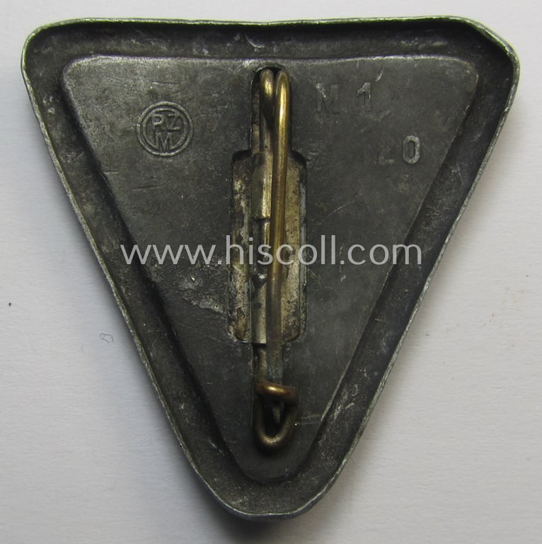 'NS-Frauenschaft'- (ie. NSF-) membership-badge (ie. 'Mitgliedsabz.') as was intended for a: 'Frauenschaftsleiterin' at 'Orts'-level (and that shows an: 'RzM M1/120'-designation)