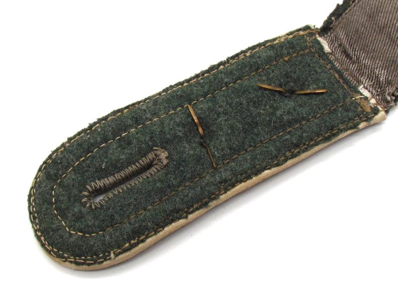 Single WH (Heer)  'Infanterie' Oberfeldwebel Shoulder-Strap