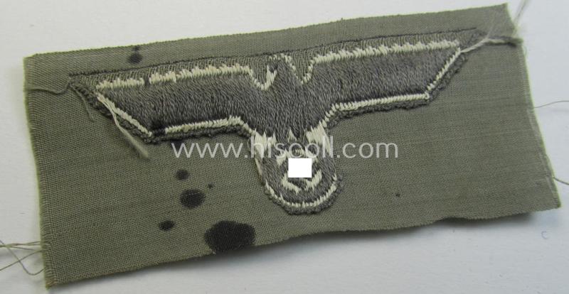 Attractive, WH (Heeres) - very early- ie. pre-war-period! - white-coloured side-cap-eagle (ie. 'Schiffchenadler für Mannschaften u. Uffz.') as was executed in the neat 'BeVo'-weave pattern on a greyish- ie. bluish-green-coloured background