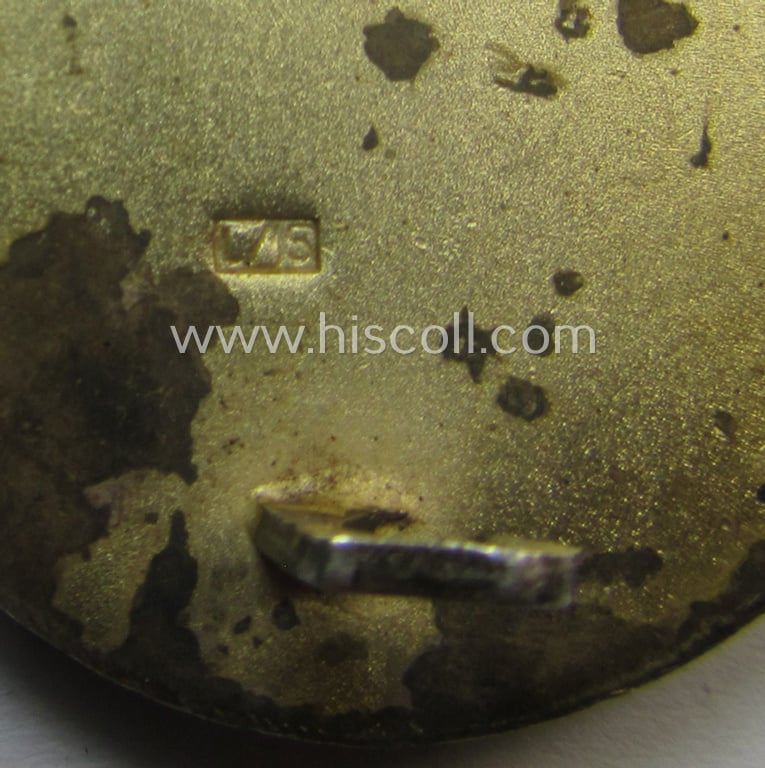 Superb - and very rarely found! - typical 'Buntmetall'-based and/or maker- (ie. 'L/15'-) marked! - example of a silver-class wound-badge (or: 'Verwundeten-Abzeichen in Silber') as was produced by the: 'Otto Schickle'-company