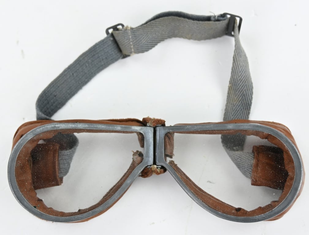 British WW2 Dispatch Riders / Armoured Crew Goggles in Case
