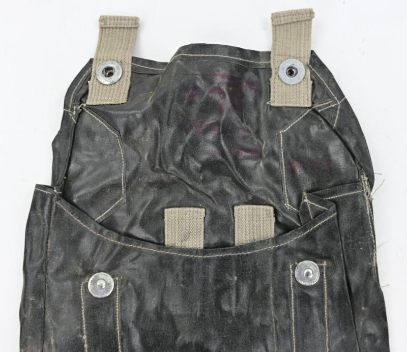 German WH M31 Gascape Pouch