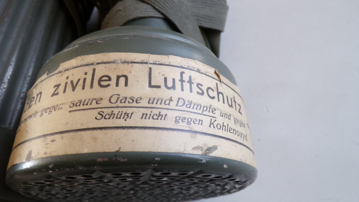 GM38 Auer Gas Mask (Luftschutz Issue)