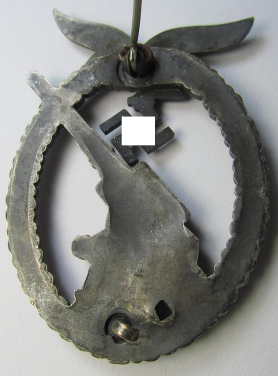 Attractive - and actually not that often seen! - 'Buntmetall'-based example of a mid-war-period- and non-maker-marked WH (Luftwaffe) 'Flakkampfabzeichen' (or: airforce anti-aircraft badge) as was produced by a to date unknown maker