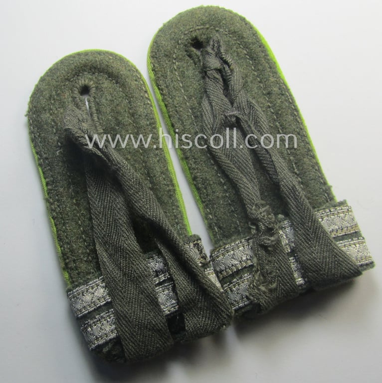 Pair of WH (Heeres) later-war period- (ie. 'simplified'- ie. 'M44- o. M45'-pattern) NCO-type shoulderstraps: 'Unteroffizier u. Offiziers-Anwärter eines Panzergrenadiere-Rgts.'