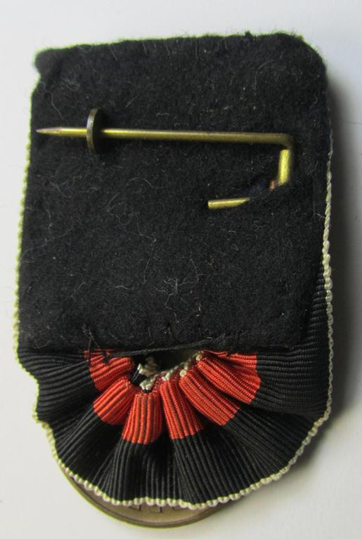 Neat, golden-bronze-toned WH (Heeres o. KM etc.) so-called: 'Einzelspange' (being of the 'standard-issued'- ie. 'non-detachable'-pattern) showing a WH Czech 'Anschluss'- (ie. occupation-) medal: '1 October 1938'