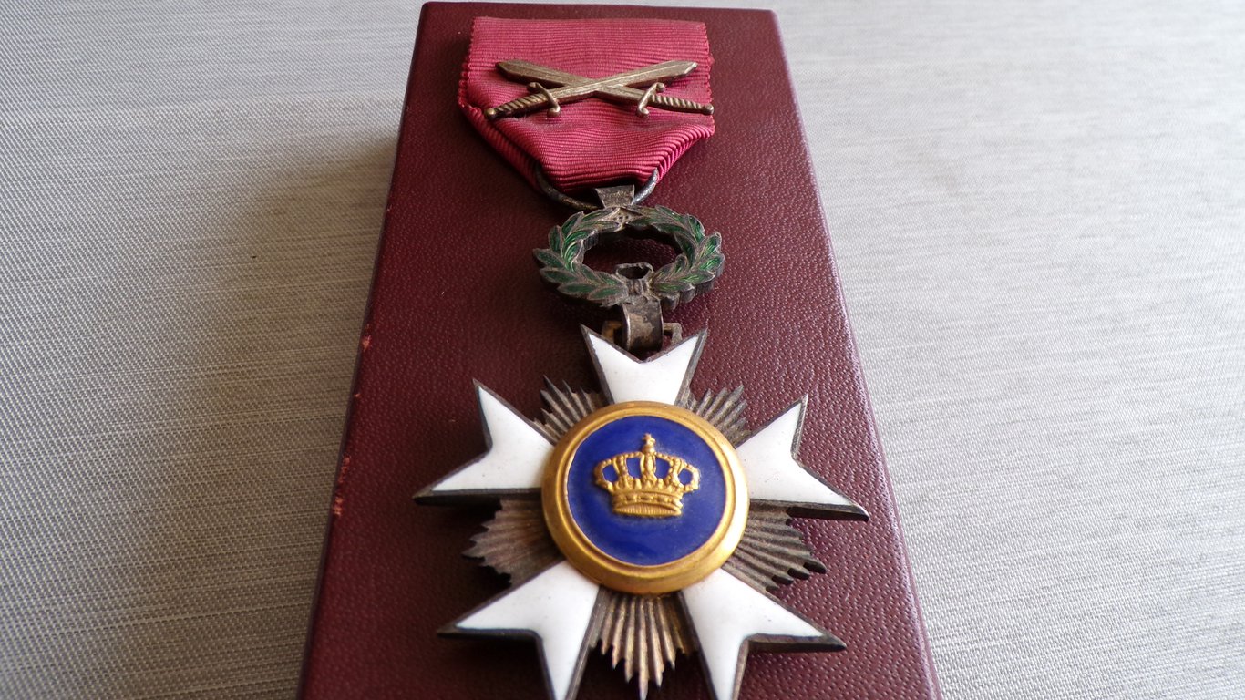 10-Piece WW1 Belgian Veteran Medal Grouping