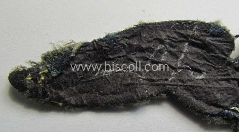 Superb - and truly rarely seen! - neatly hand-embroidered, officers'-type visor-cap-eagle on a greenish-toned background as was specifically intended for the various various staff-members belonging to the: 'Diplomatisches Korps o. Staatsbeamte'